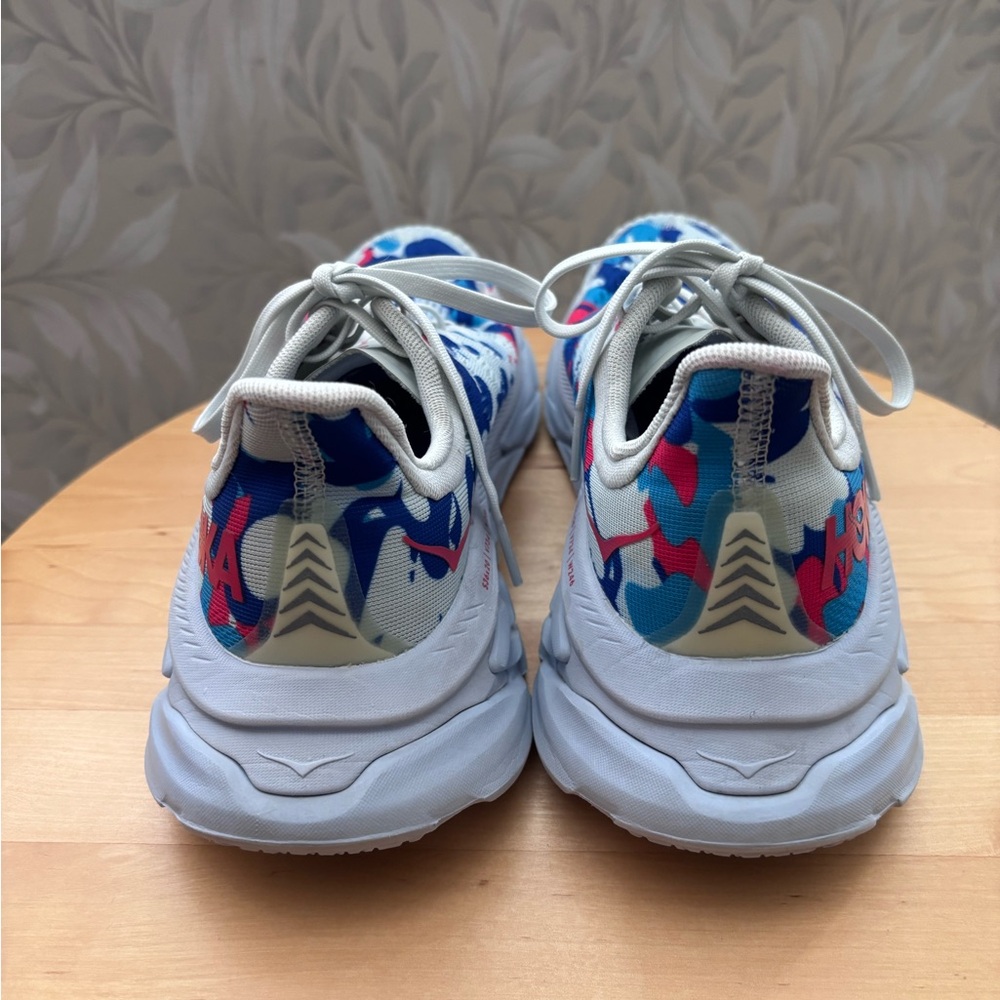 Hoka Blue and Red Clifton Edge geometric women’s size 6.5 - Picture 6 of 10